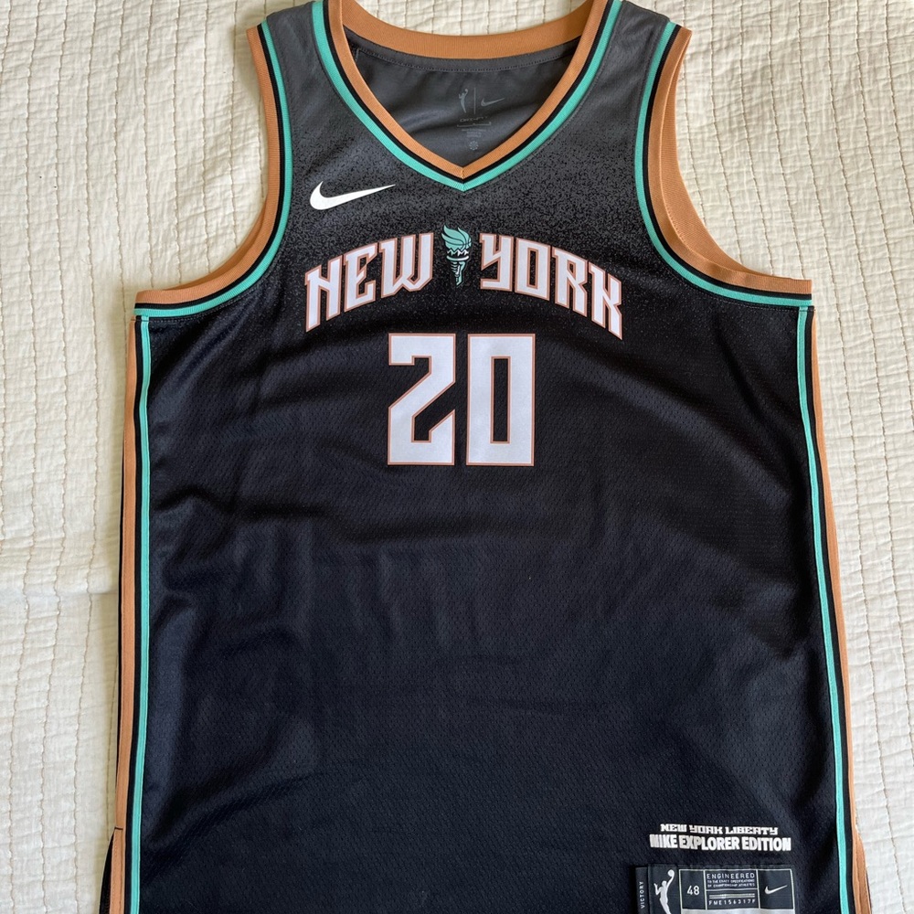 Large Sabrina Ionescu basketball Jersey